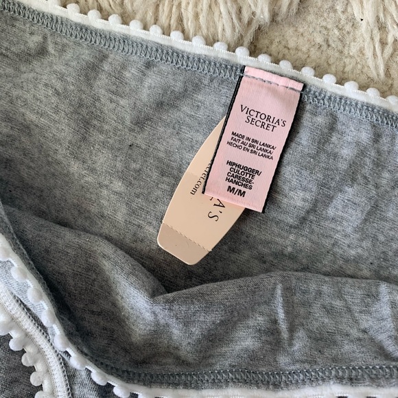 VS Limited Edition Winter Xmas Snow Pom Panty M - Picture 7 of 8